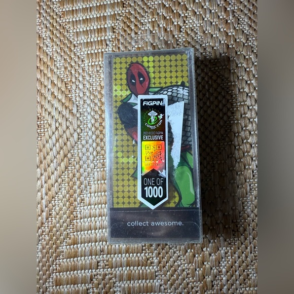 FiGPiN Marvel Deadpool 70's Disco Ball, #903,Limited Edition,2023 Comic Con,NWT - Picture 3 of 5